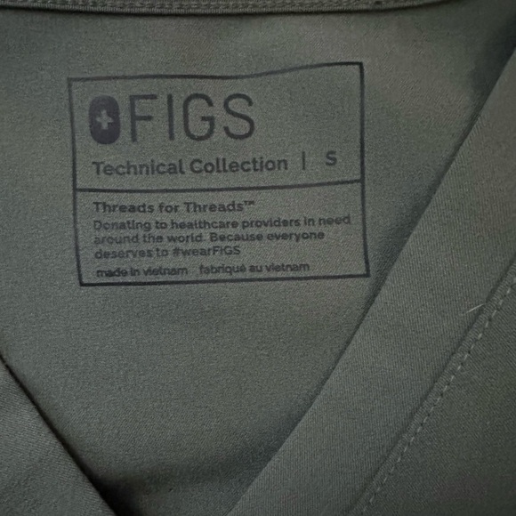 FIGS Scrub Set Small Tall - Picture 4 of 5